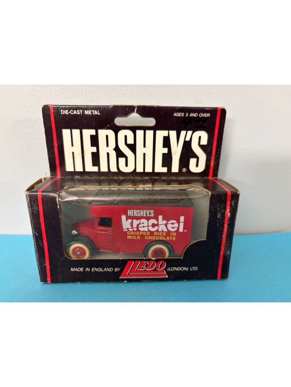 Lledo Days Gone 1934 Dennis Parcels Van Hershey's Krackel Diecast Model Boxed
